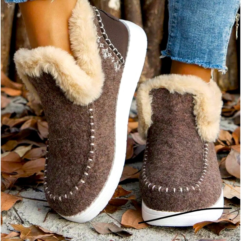 100% polyester 
Patchwork design 
Plush lines ankle booties
1 of each color